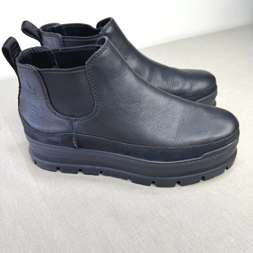Ugg Merina Platform leather boots Size 9.5 womens‎